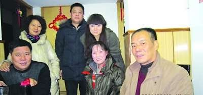 59岁女子网上秀写真照走红(组图)